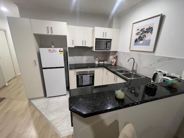 Adelaide Cbd Apartment - 3Br, 2Bath & Carpark Екстериор снимка
