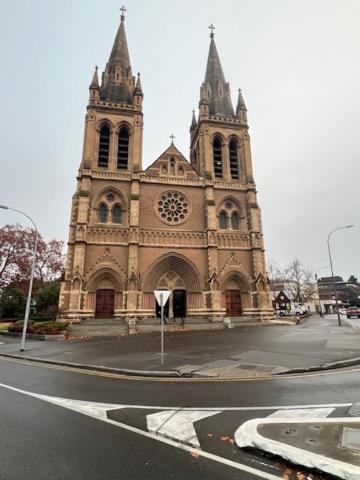 Adelaide Cbd Apartment - 3Br, 2Bath & Carpark Екстериор снимка